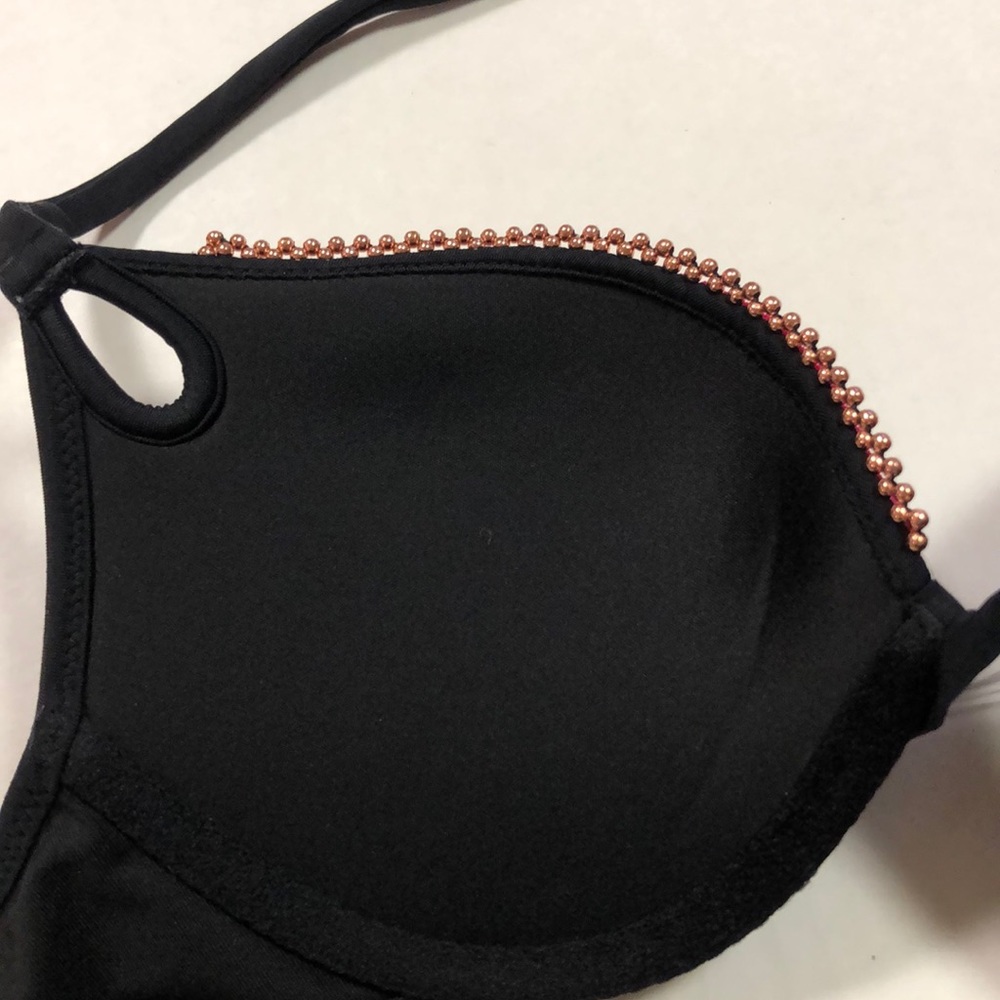 NWOT. VIctoria Secret 32B bikini top - Picture 4 of 7